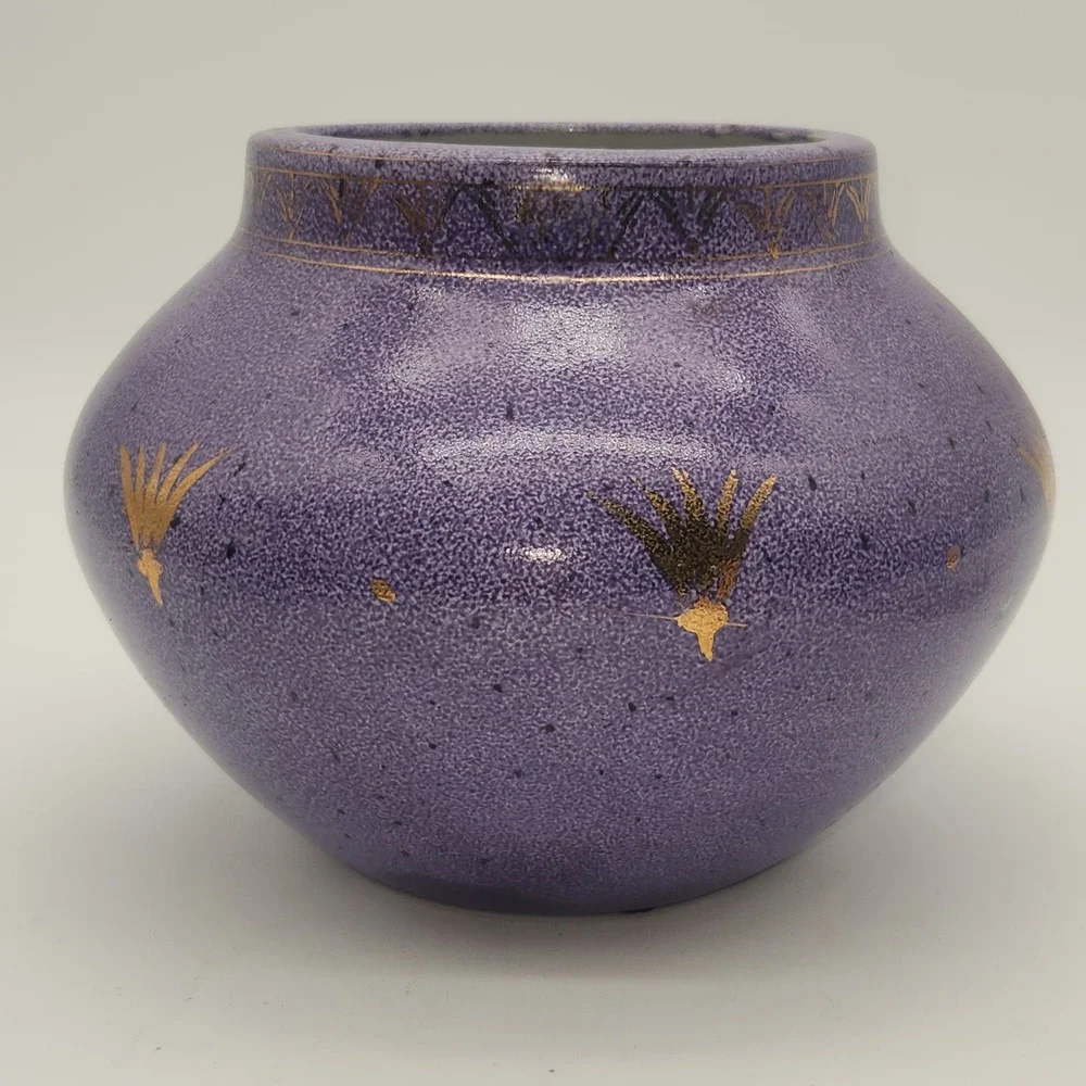 Ecco Nova Amethyst Medieval Monarch Speckled Ceramic Vase/Planter Gilt Design - Picture 6 of 8